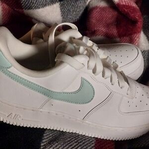 Women's Nike Air Force 1 White/Jade Ice DD8959-113 Size 8.5